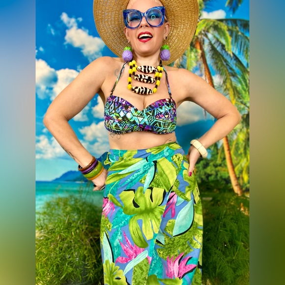 Geometric Swimsuit Top - Picture 4 of 4